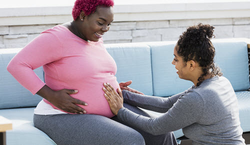 Doula with pregnant women