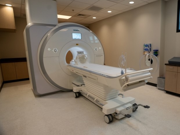 Photo of MRI machine at Woodburn Diagnostic Imaging
