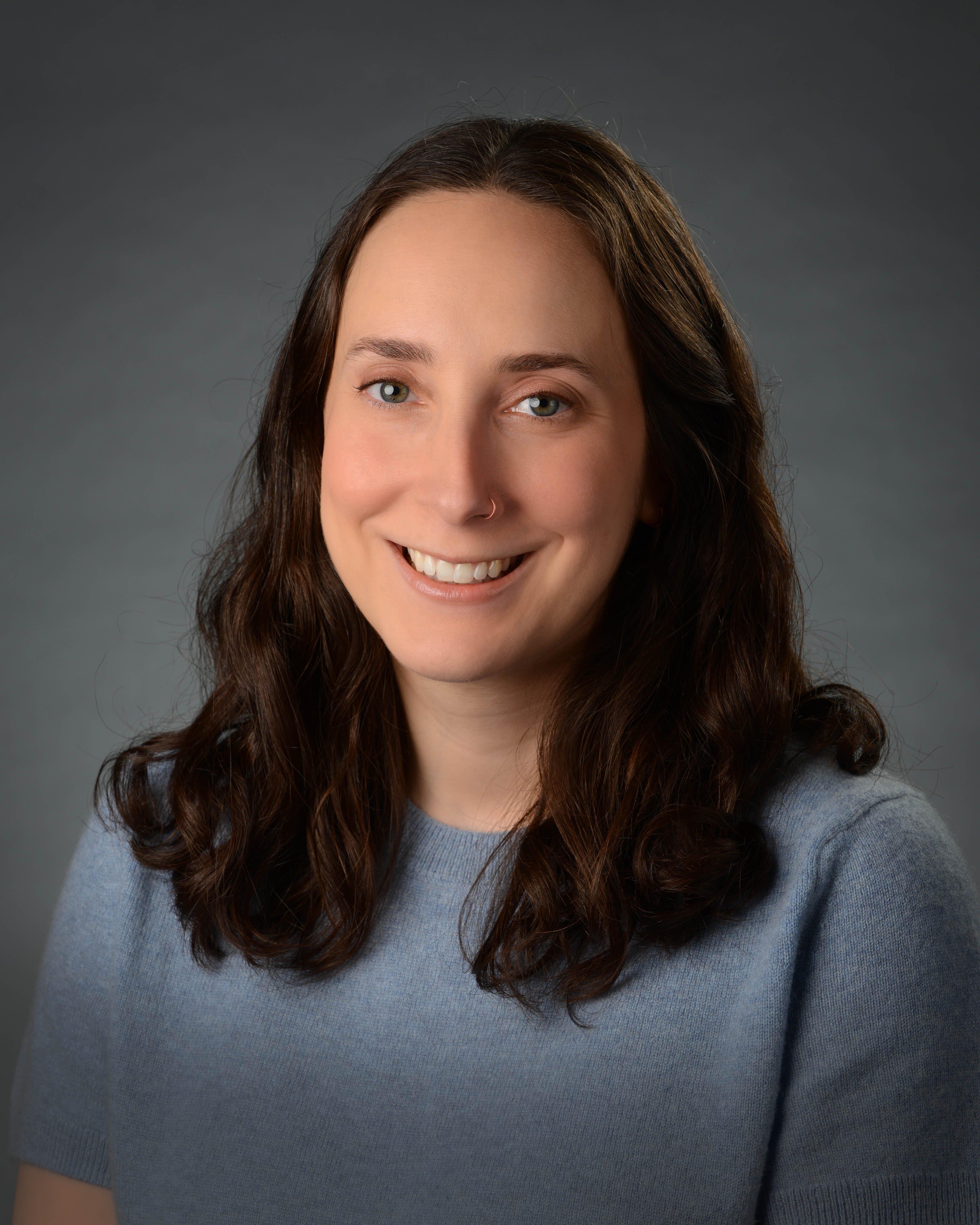 Photo of Leah Holmes